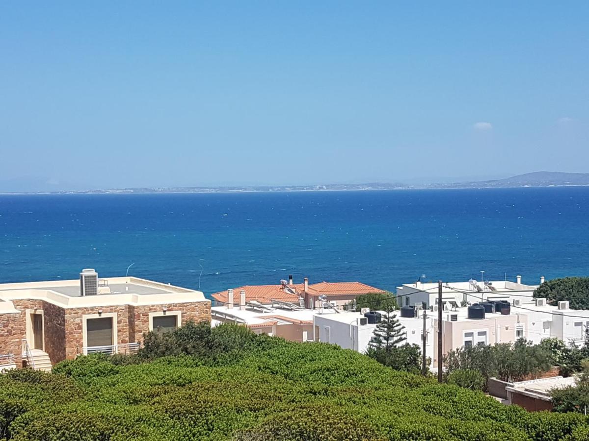 Evangelia Karfás Esterno foto